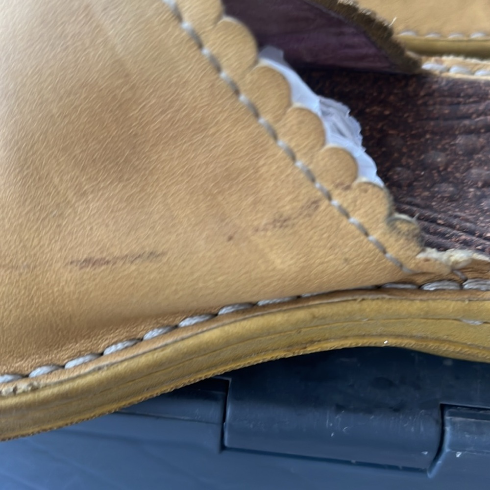 Simple Yellow Leather Slide Sandals - Picture 11 of 12